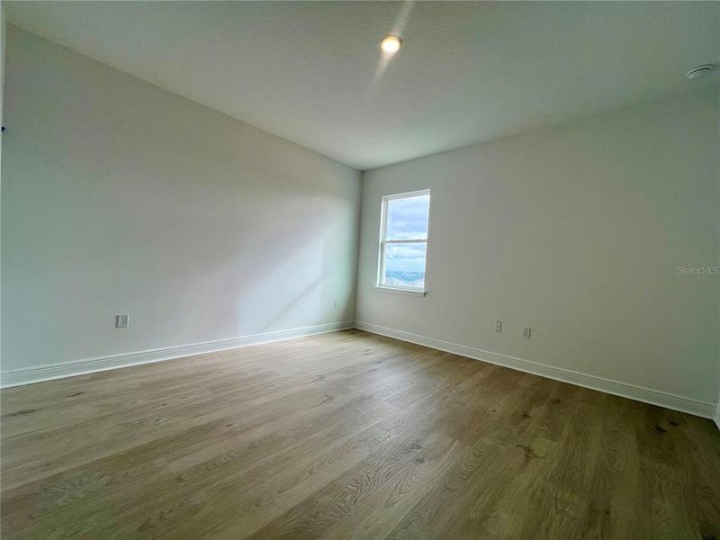 Spacious, unfurnished interior of a new home in Hills of Minneola, Minneola (Image 21).