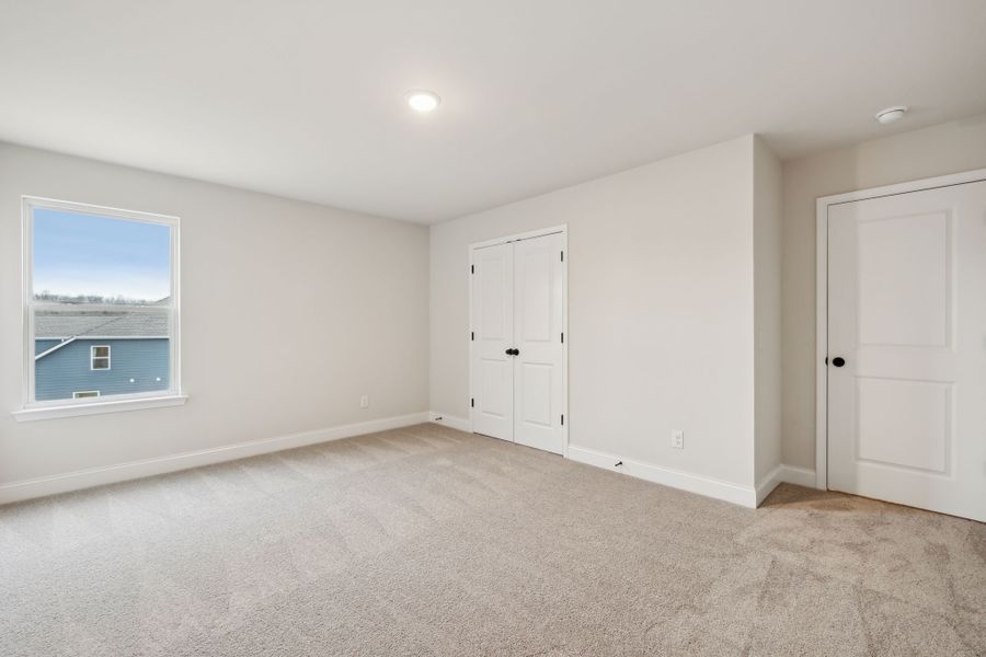 Spacious, unfurnished interior of a new home in Willow Landing, Mount Juliet (Image 36).
