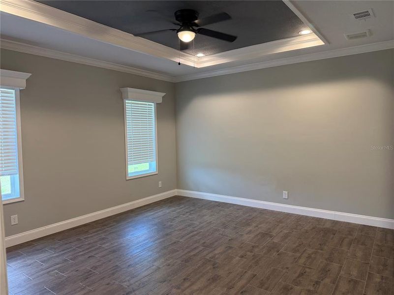 Spacious, unfurnished interior of a new home in , Live Oak (Image 21).