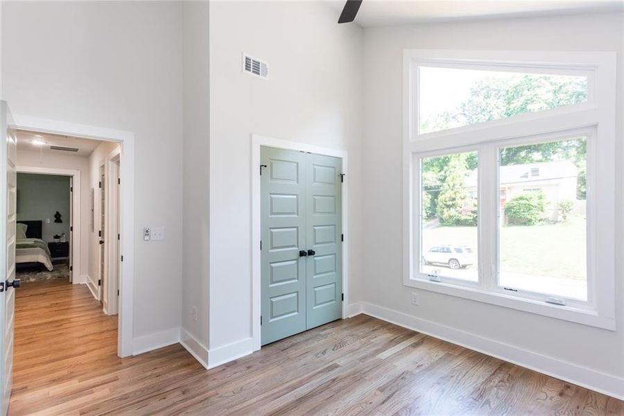 Spacious, unfurnished interior of a new home in , Atlanta (Image 18). Spacious, unfurnished interior of a new home in , Atlanta (Image 18).