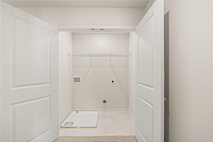 Spacious, unfurnished interior of a new home in Lake Carlton, Loganville (Image 25).