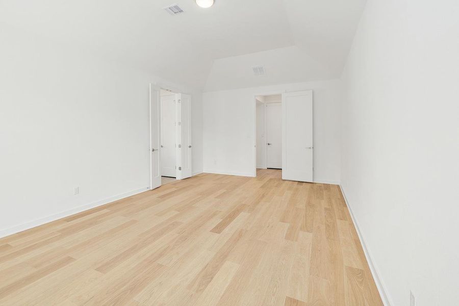 Spacious, unfurnished interior of a new home in Lariat, Liberty Hill (Image 7).