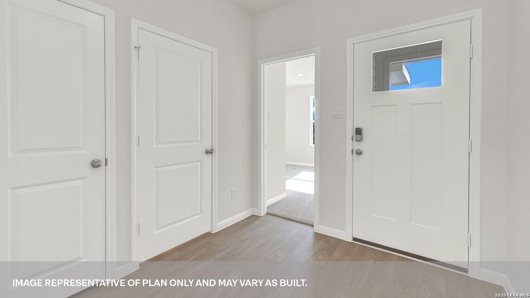 Spacious, unfurnished interior of a new home in Paramount, Kyle (Image 12).