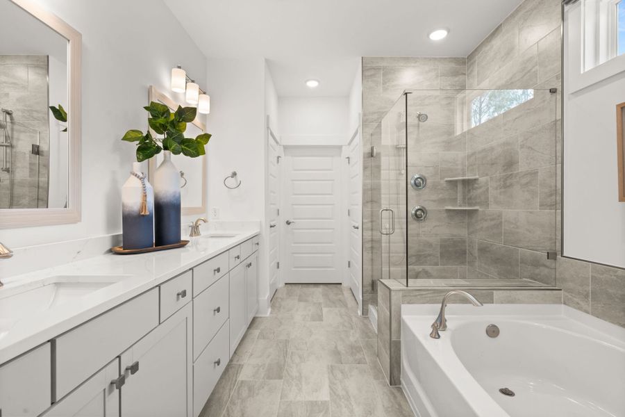 Owner's Bathroom Owner's Bathroom