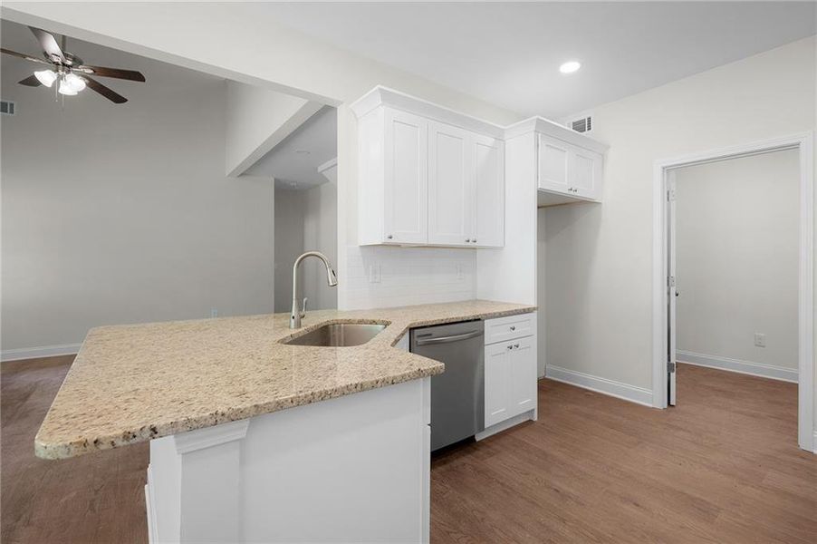 Furnished interior view inside a new home in , Calhoun (Image 5).