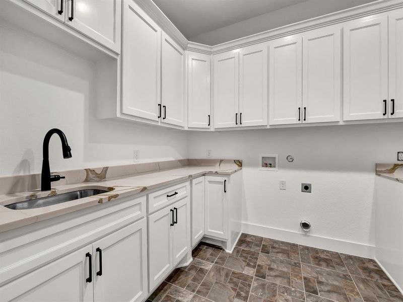 Furnished interior view inside a new home in , Weatherford (Image 16).