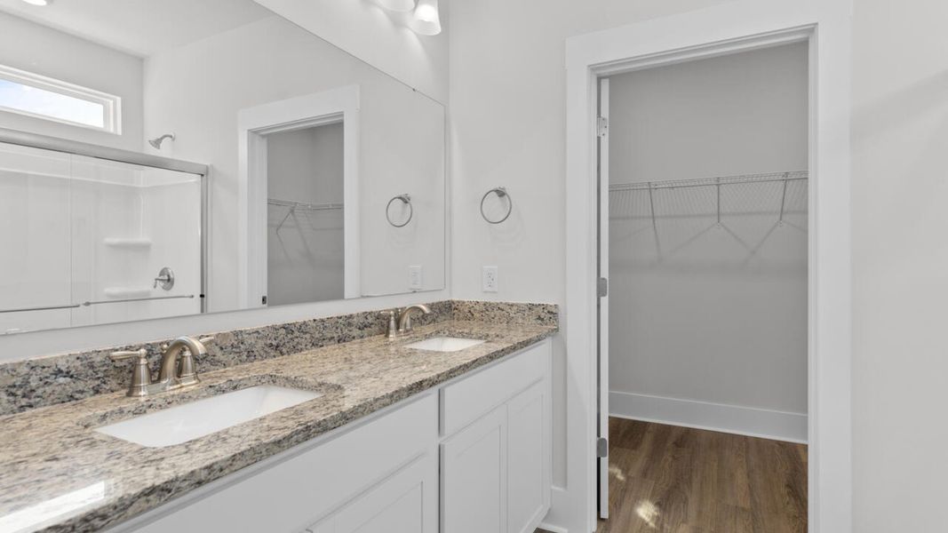 Furnished interior view inside a new home in Rolling Hills, Bolivia (Image 9).