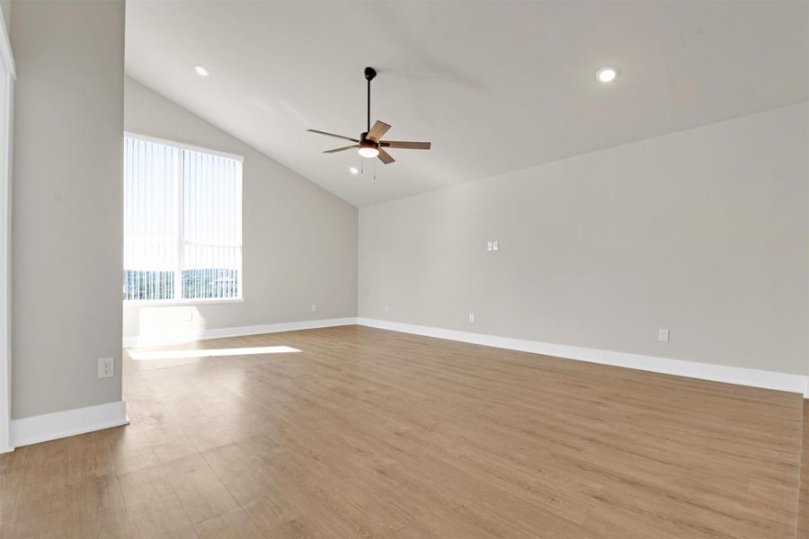 Spacious, unfurnished interior of a new home in , Dripping Springs (Image 33).