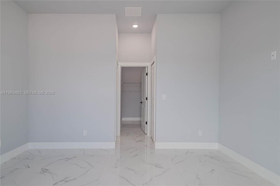 Spacious, unfurnished interior of a new home in , Lehigh Acres (Image 22).