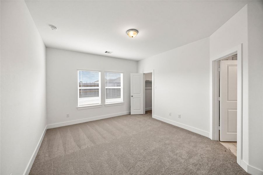 Spacious, unfurnished interior of a new home in River Ranch Meadows, Dayton (Image 17).