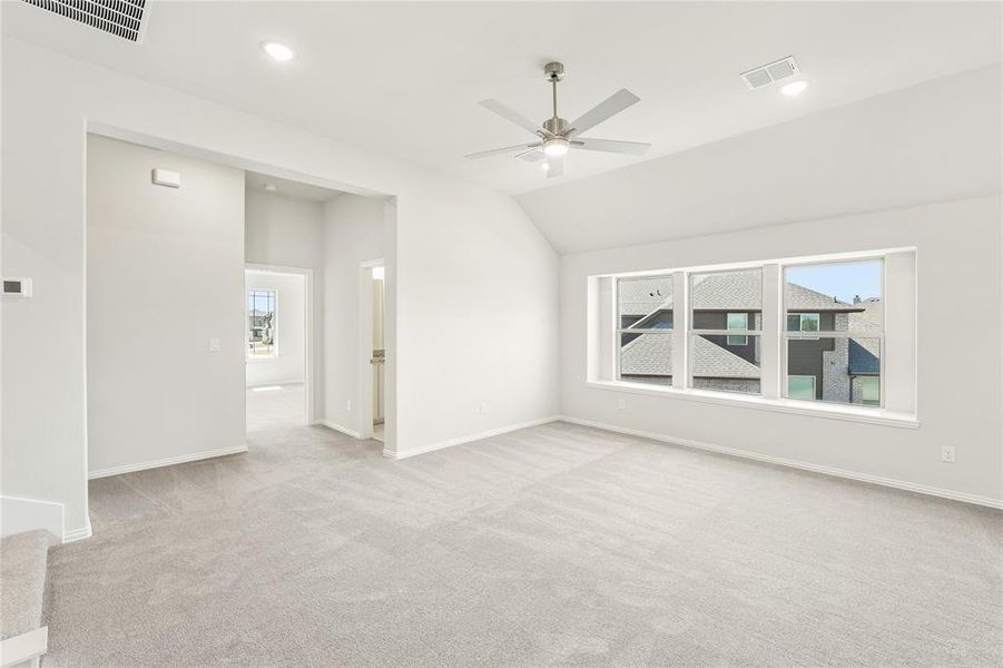 Spacious, unfurnished interior of a new home in Sunrise at Garden Valley, Waxahachie (Image 32). Spacious, unfurnished interior of a new home in Sunrise at Garden Valley, Waxahachie (Image 32).