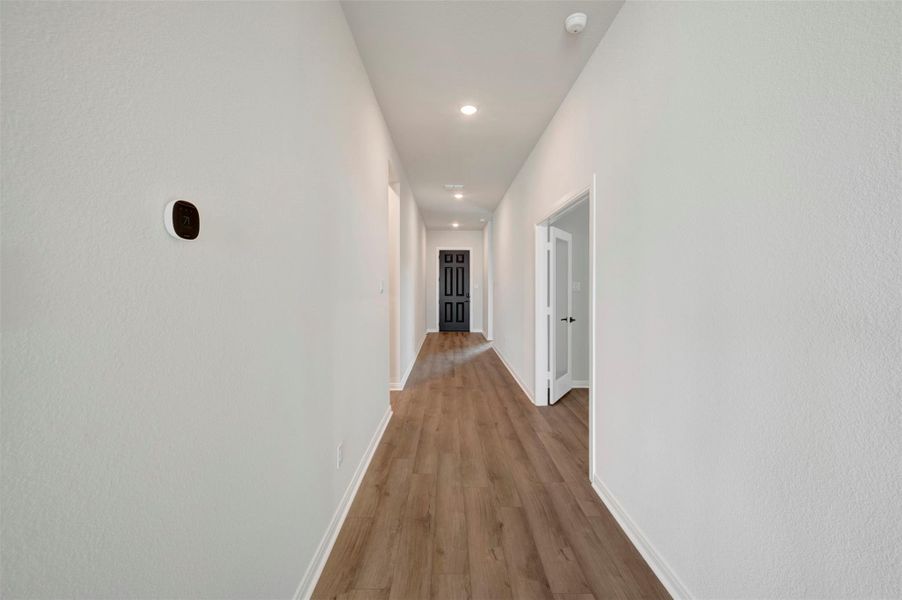 Spacious, unfurnished interior of a new home in Beacon Point at Lago Mar 50’ Homesites, Texas City (Image 34).