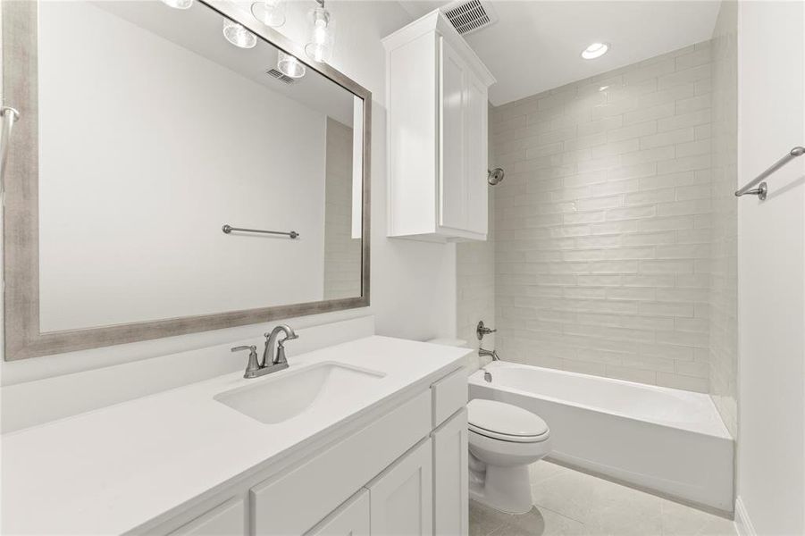 Furnished interior view inside a new home in Gideon Grove, Phase 2, Rockwall (Image 15). Furnished interior view inside a new home in Gideon Grove, Phase 2, Rockwall (Image 15).