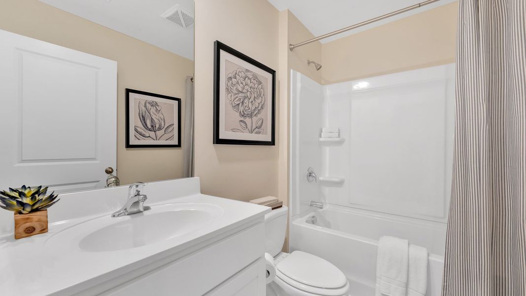 Representative furnished interior of a home built from the Sullivan by D.R. Horton in Creekside Ridge, Dandridge (Image 22).