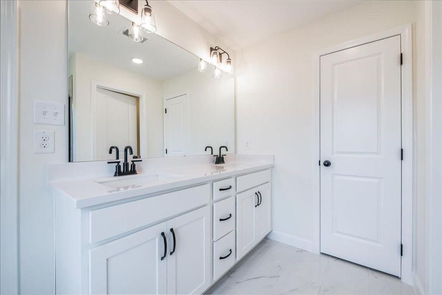 Furnished interior view inside a new home in Cherokee Township, Acworth (Image 7).