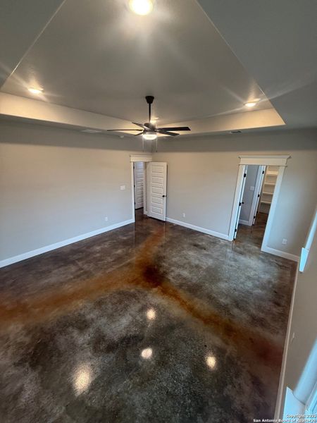 Spacious, unfurnished interior of a new home in , Beeville (Image 10).