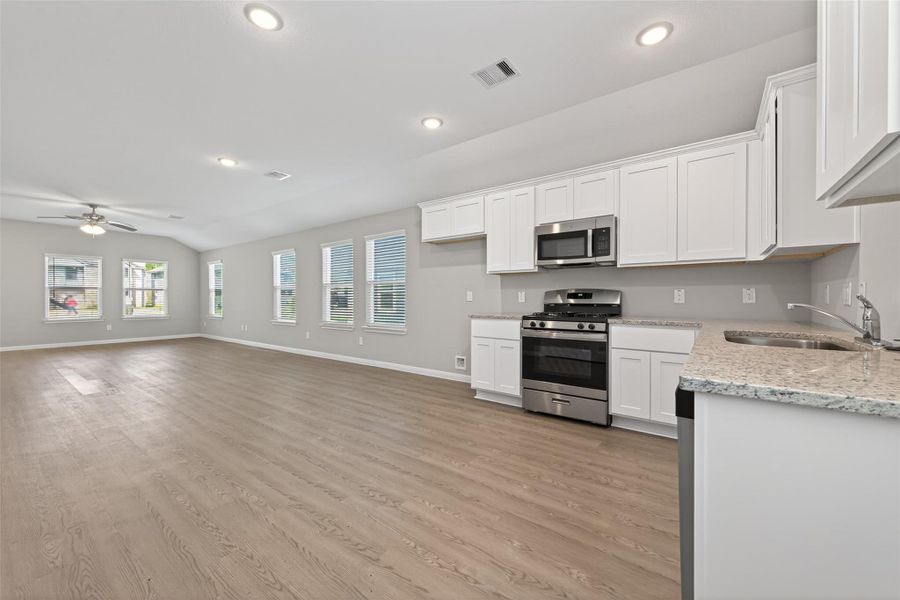 Spacious, unfurnished interior of a new home in , Cleveland (Image 19).