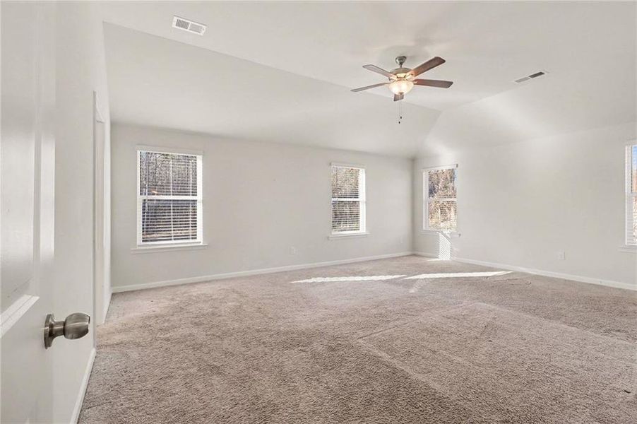Spacious, unfurnished interior of a new home in , Atlanta (Image 52).