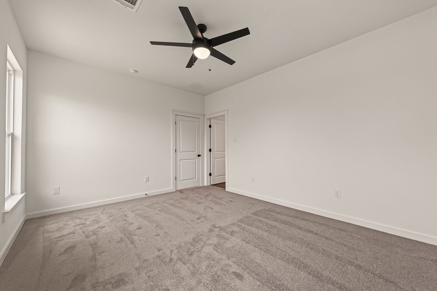 Spacious, unfurnished interior of a new home in Aldeana, Bonney (Image 31).