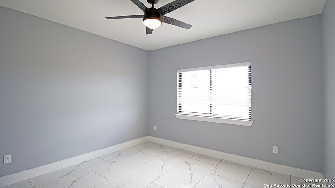 Spacious, unfurnished interior of a new home in , La Vernia (Image 17).