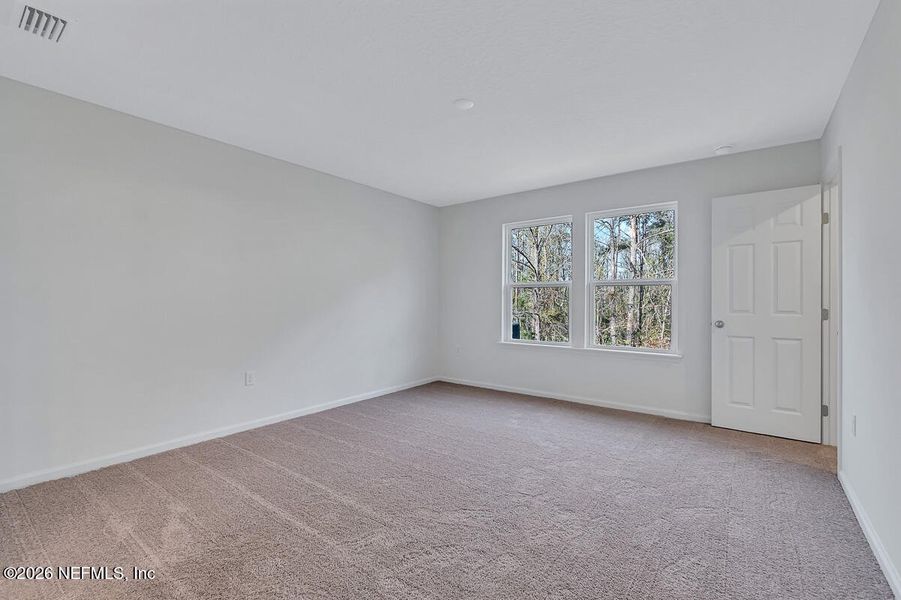 Spacious, unfurnished interior of a new home in Panther Creek, Jacksonville (Image 16).