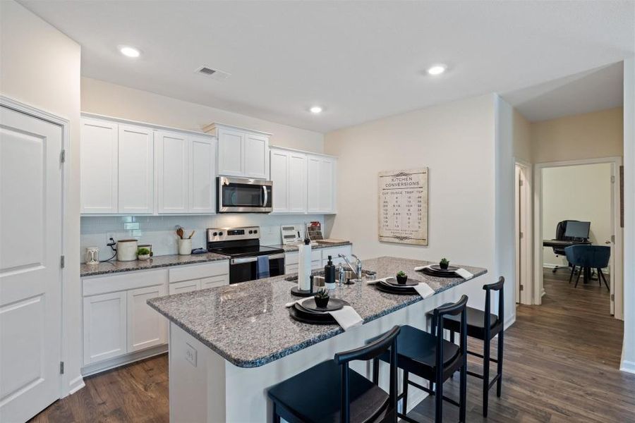 Furnished interior view inside a new home in Sheffield Highlands, Dallas (Image 16). Furnished interior view inside a new home in Sheffield Highlands, Dallas (Image 16).