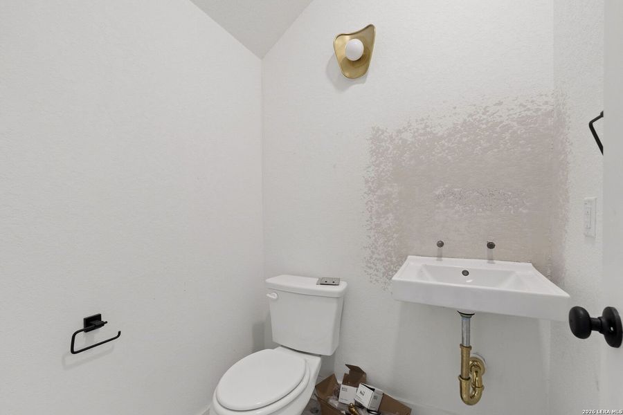 Furnished interior view inside a new home in , Boerne (Image 7).