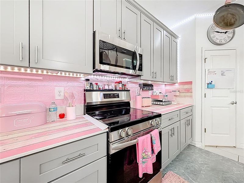 Furnished interior view inside a new home in Rhett's Ridge, Apopka (Image 8).