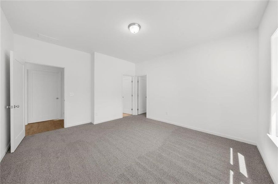 Spacious, unfurnished interior of a new home in , Gainesville (Image 46).