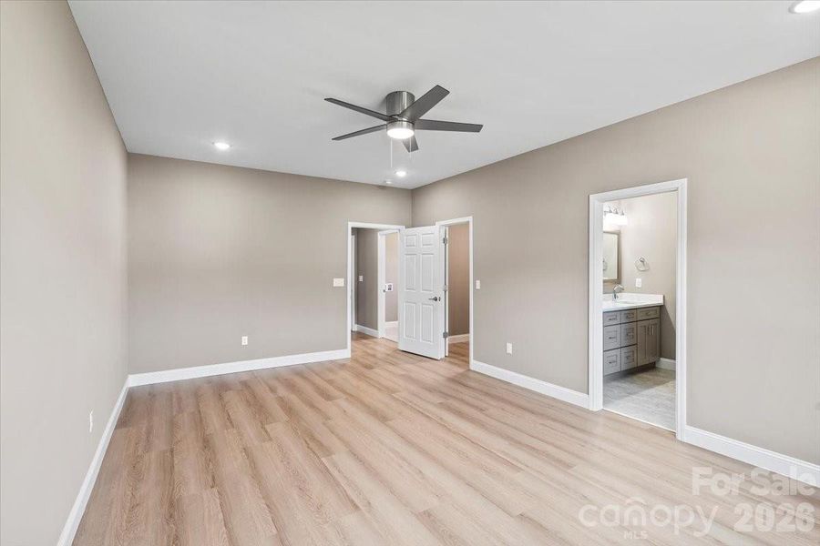 Spacious, unfurnished interior of a new home in , Hickory (Image 31).