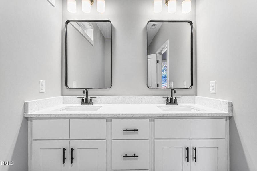 1507 Alta Vista Lane