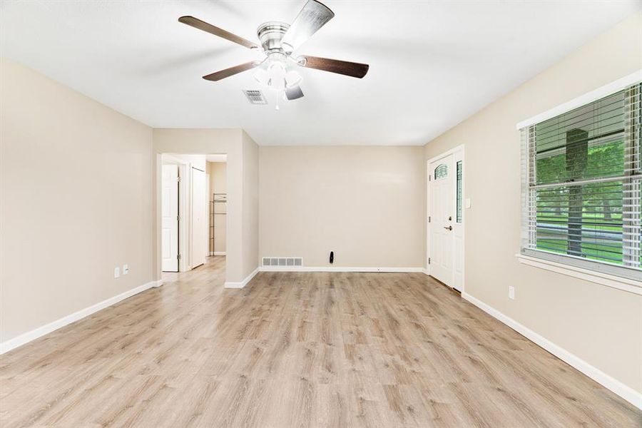 Spacious, unfurnished interior of a new home in , Paris (Image 13).