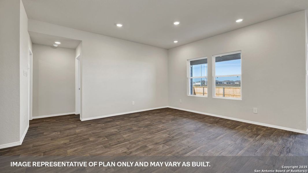 Spacious, unfurnished interior of a new home in Navarro Fields, Seguin (Image 10).