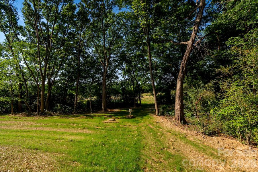 Natural landscape and outdoor views near in Monroe (Image 36). Natural landscape and outdoor views near in Monroe (Image 36).