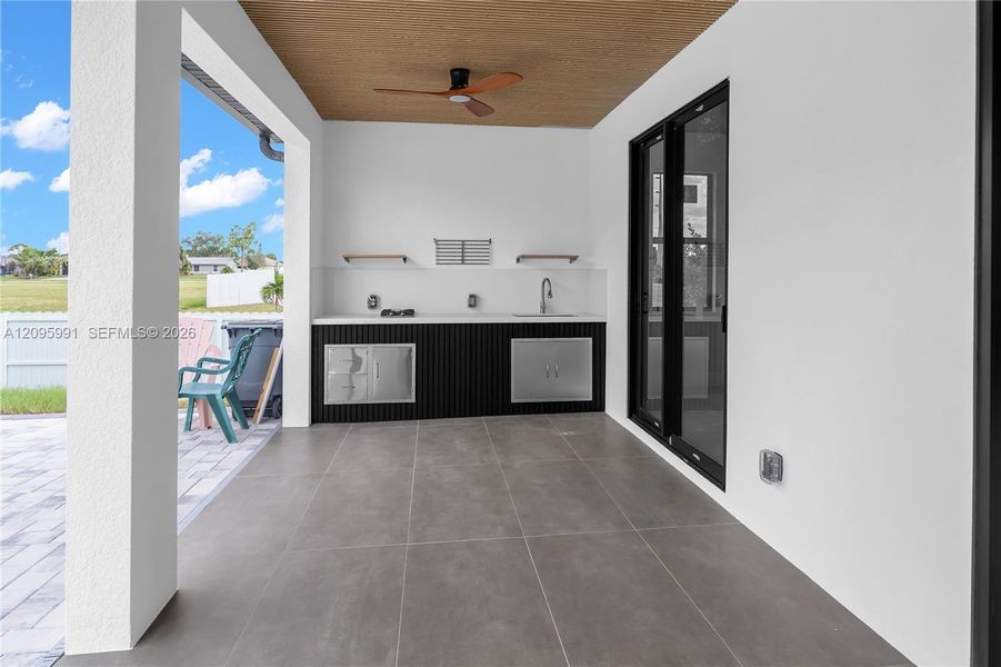 Exterior details and patio area of a home in , Cape Coral (Image 27).