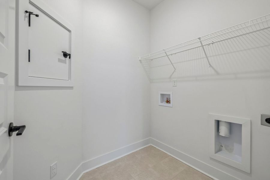 Spacious, unfurnished interior of a new home in Del Webb Barton Village, Lebanon (Image 34).