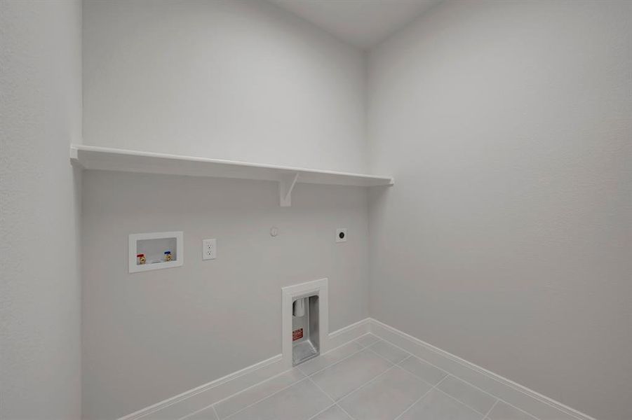 Spacious, unfurnished interior of a new home in Mantua Point Classics, Van Alstyne (Image 24).