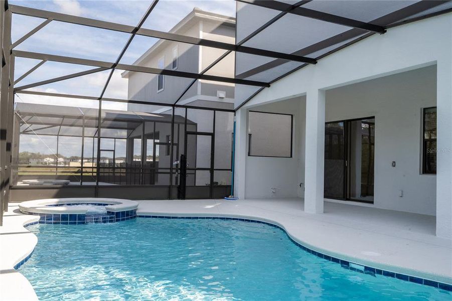 Exterior details and patio area of a home in , Orlando (Image 28).