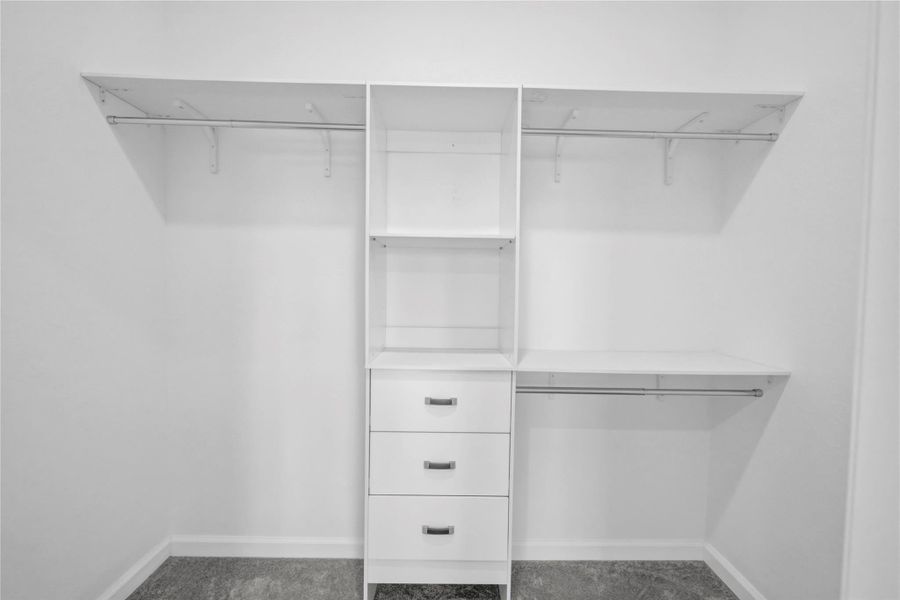 Spacious, unfurnished interior of a new home in , Freeport (Image 12).