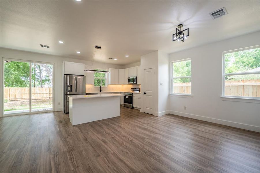 Furnished interior view inside a new home in , Sulphur Springs (Image 9).