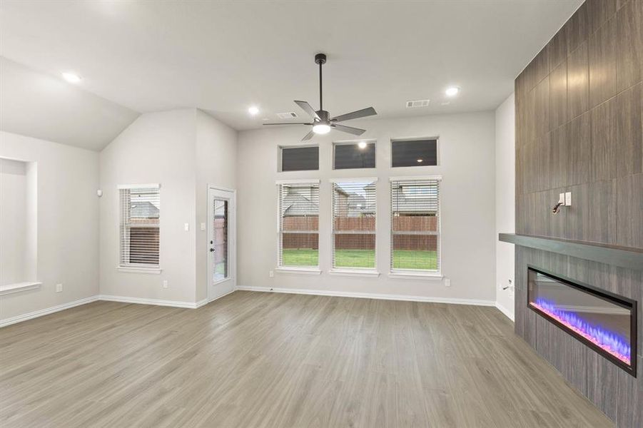 1315 Woodpecker-Living Room-2