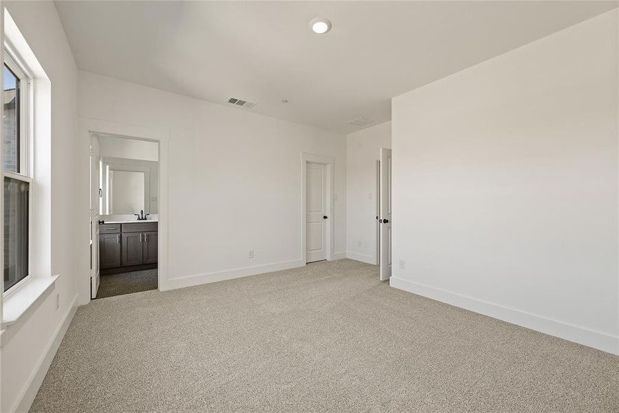 Spacious, unfurnished interior of a new home in Talia, Mesquite (Image 14).