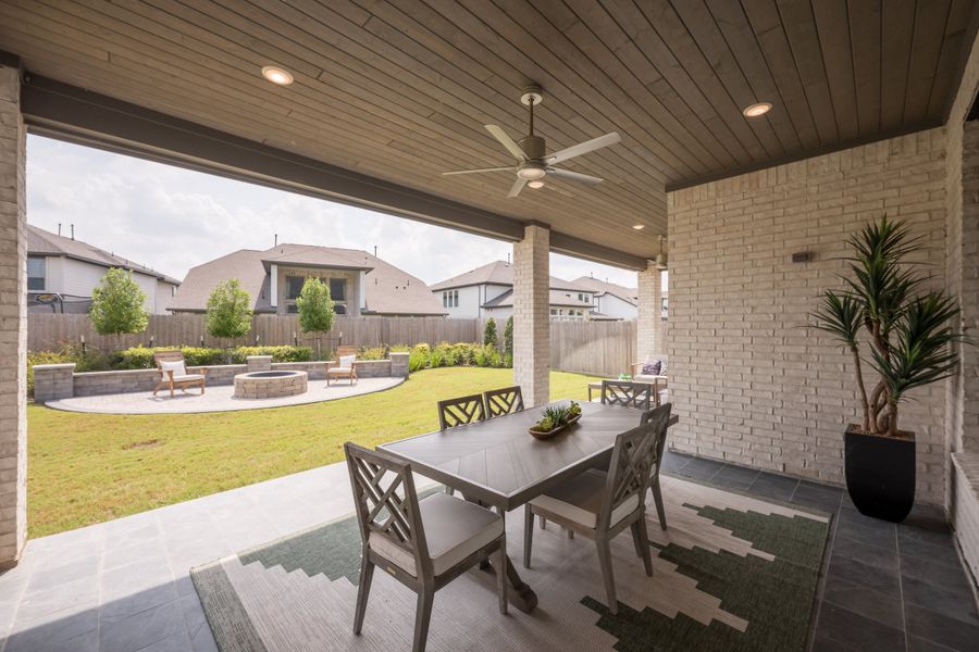 Representative exterior details of a home built from the Bogata by Tri Pointe Homes in Harvest Green, Richmond (Image 33).