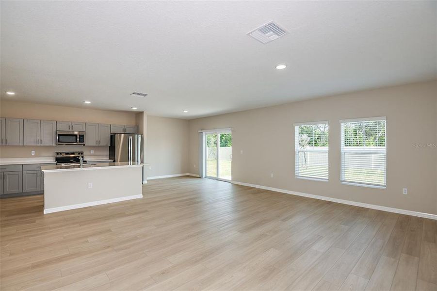 Spacious, unfurnished interior of a new home in Pasadena Ridge, Dade City (Image 21). Spacious, unfurnished interior of a new home in Pasadena Ridge, Dade City (Image 21).