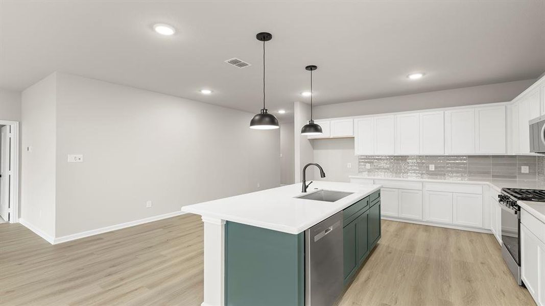 10. 3131 Duck Heights - Kitchen (3)