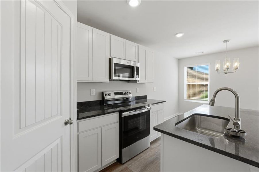 Furnished interior view inside a new home in Moss Creek, Hogansville (Image 9).
