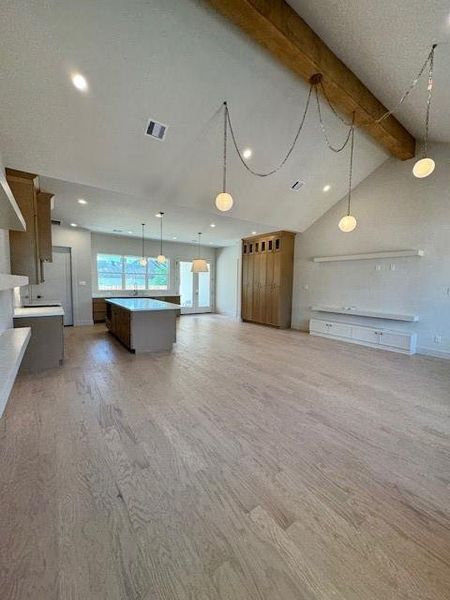 Spacious, unfurnished interior of a new home in , Fulshear (Image 8).