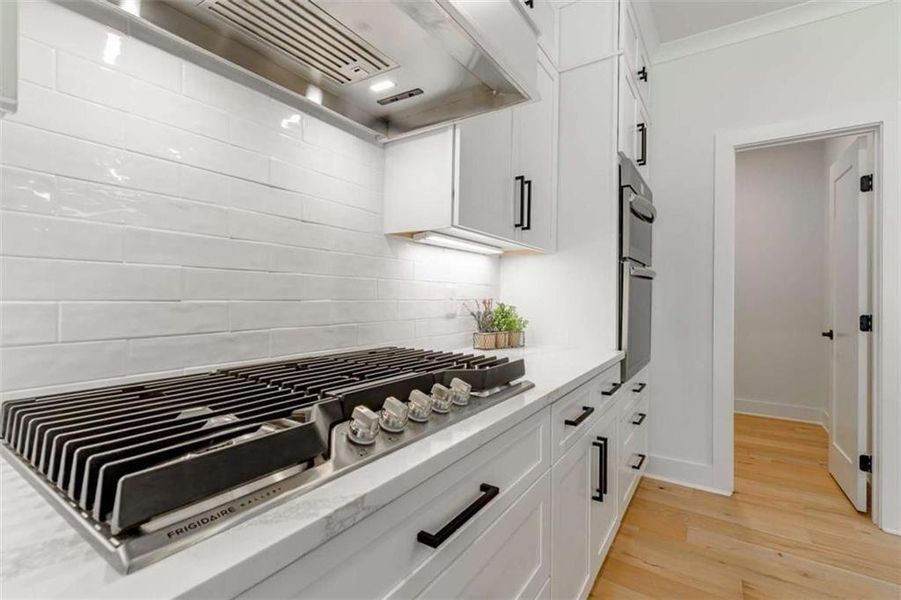 Furnished interior view inside a new home in , Gainesville (Image 11).
