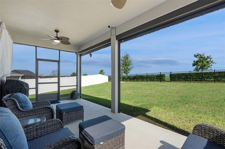 Exterior details and patio area of a home in , Mascotte (Image 30).