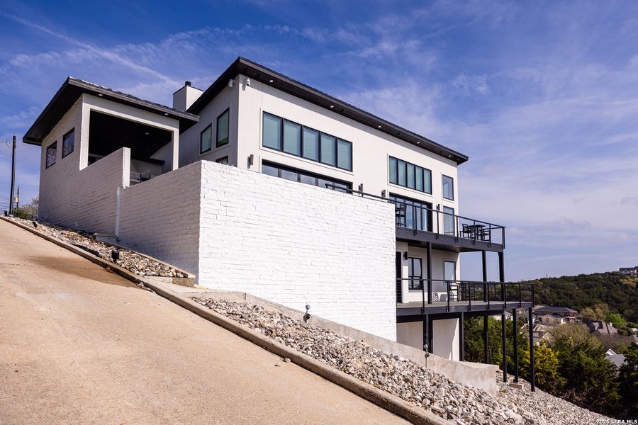 Image 82 of a home in .